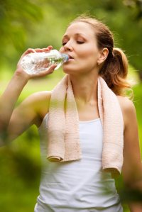 7 Manfaat Luar Biasa Minum Air Putih